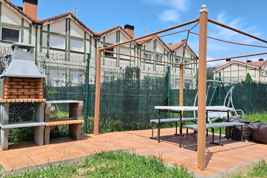 Espectacular Casa Rural En Эспиноса-де-лос-Монтерос Экстерьер фото