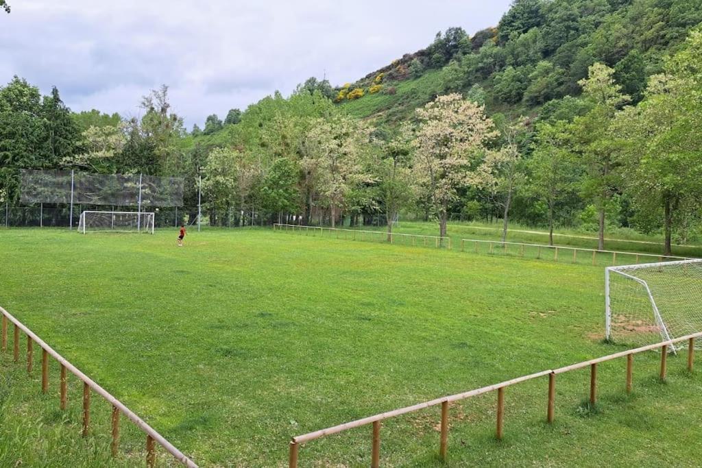 Espectacular Casa Rural En Эспиноса-де-лос-Монтерос Экстерьер фото