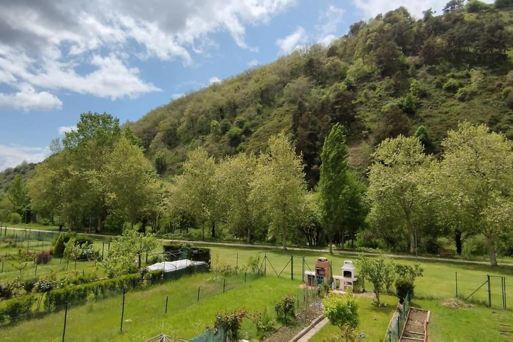 Espectacular Casa Rural En Эспиноса-де-лос-Монтерос Экстерьер фото
